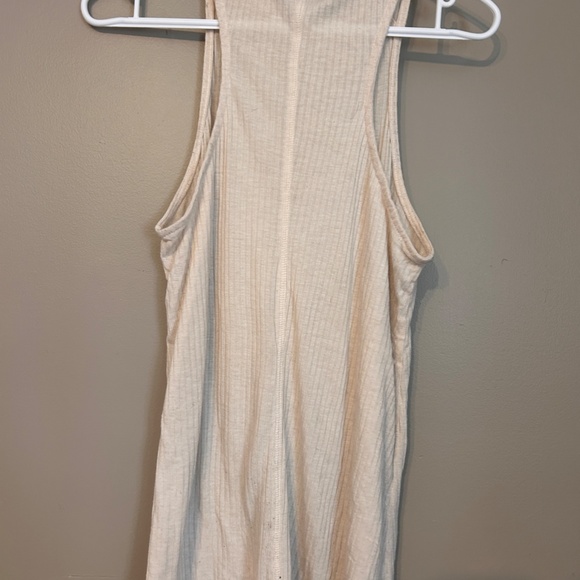 Express Sleeveless Turtleneck - Picture 2 of 4